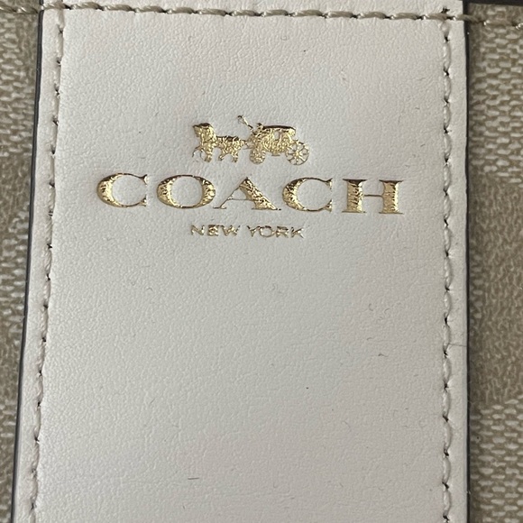 Corner Zip Wristlet In Signature Canvas - Picture 9 of 9